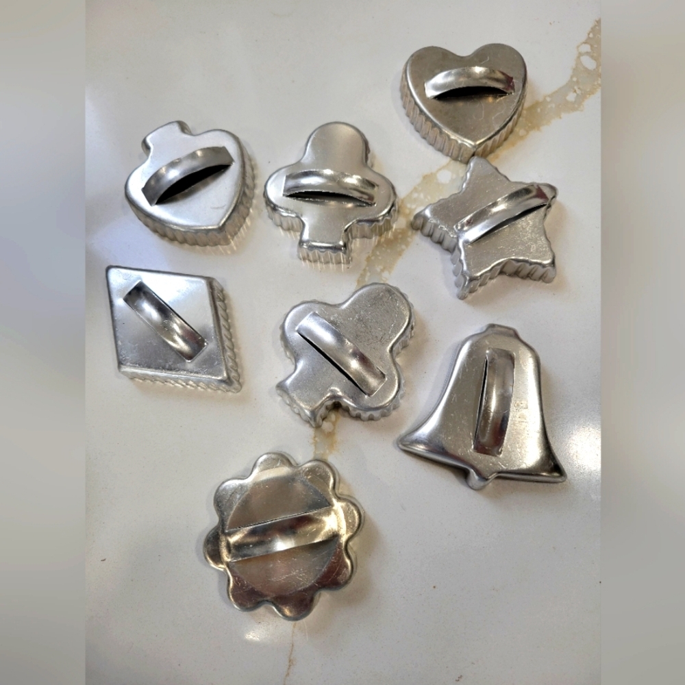 8 Aluminum cookie cutters